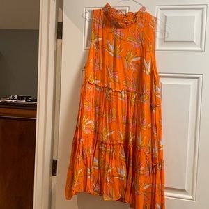 Sleeveless Oliphant dress.